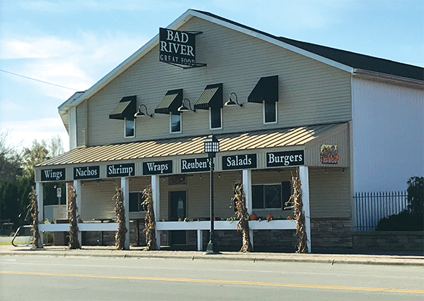 St. Charles, Bad River Bar Grill