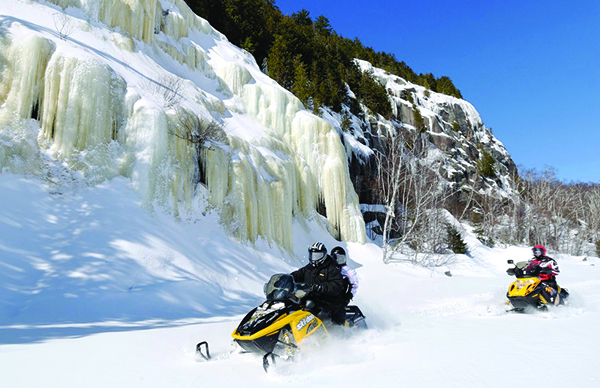 yellowstone,quebec,snomobiling,borders