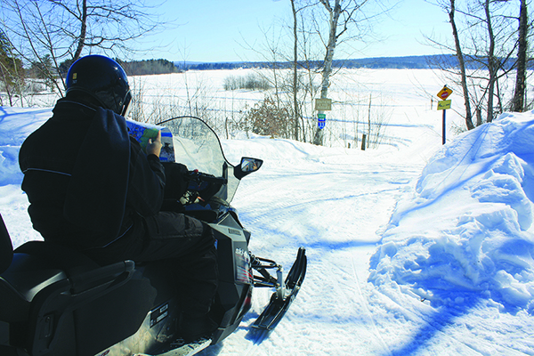 yellowstone,quebec,snomobiling,borders